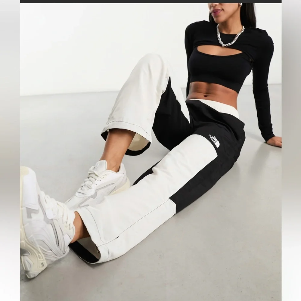 The North Face Women’s Nylon Easy Pants Black and White Color Block - Picture 2 of 16